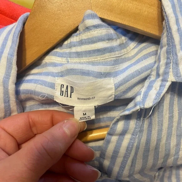 GAP 100% linen Light Blue and White Striped Shirt - Picture 2 of 3